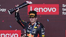 Jistý mistr sv�ta Max Verstappen slaví vít�zství ve Velké cen� USA.