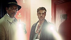 Morgan Freeman a Brad Pitt ve filmu Sedm