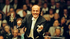 Dirigent Zdeněk Mácal na snímku z roku 1997