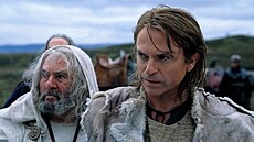 Sam Neill dal ve dvaceti syna k adopci. Znovu se potkali a� po �tvrt století