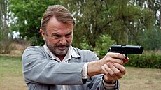 Sam Neill dal ve dvaceti syna k adopci. Znovu se potkali a� po �tvrt století