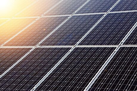 Solárních panel na krajských budovách pibývá