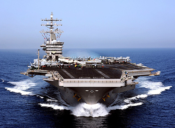 Americká letadlová lo USS Dwight D. Eisenhower