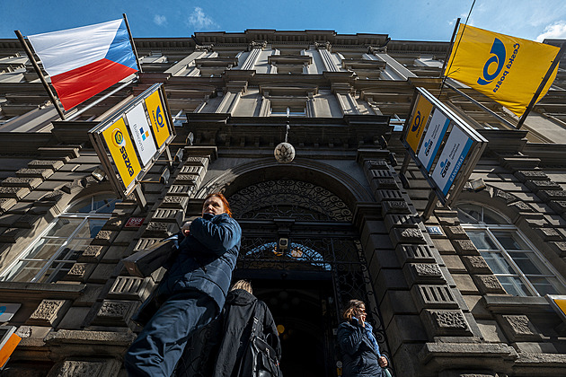 Pošta v rámci transformace omezí ziskovou službu, nahraje tak konkurenci