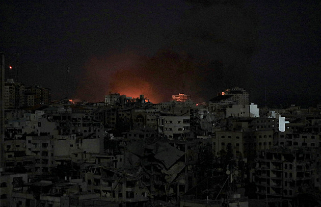 V Gaze se bojuje poblíž nemocnice. Izrael útočí na libanonské pozice Hizballáhu