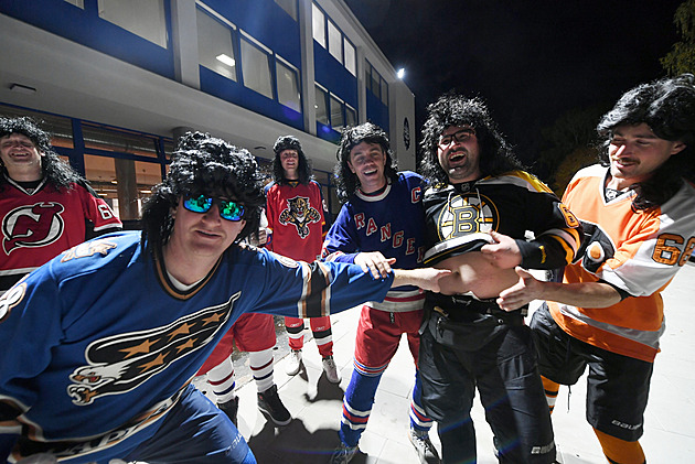 OBRAZEM: Travelling Jagrs v Česku. Kanaďani tady vždy prohrají, popíchl je Jágr