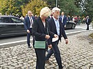 Prezidentsk� p�r dorazil na prohl�dku Ru�n� pap�rny ve Velk�ch Losin�ch.