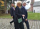 Prezidentsk� p�r dorazil na prohl�dku Ru�n� pap�rny ve Velk�ch Losin�ch.
