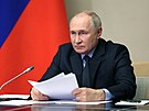 Ruský prezident Vladimir Putin pedsedá schzce len své bezpenostní rady,...