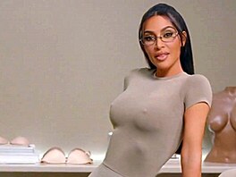 Podnikatelka a profesionální celebrita Kim Kardashianová pedstavila speciální...