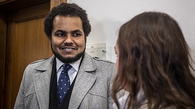 Pokrauje projednvn ppadu bvalho poslance TOP 09 Dominika Feriho, kter je obalovn ze dvou znsilnn a jednoho pokusu o znsilnn. (31. jna 2023)