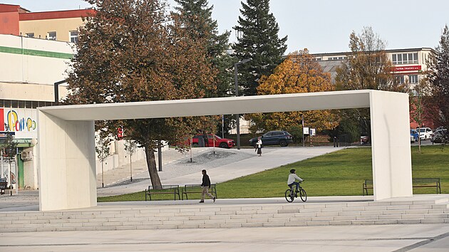 Nov� centrum Kop�ivnice se m�nilo d�le ne� dva roky a m� se st�t ozobou tohoto m�sta automobil�. (30. ��jna 2023)