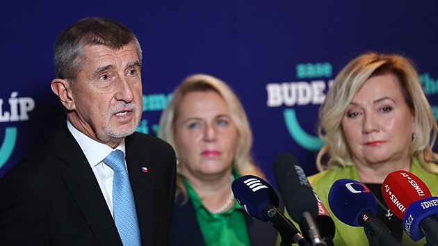 Pr�b�h programov� konference hnut� ANO komentovali expremi�r Andrej Babi�, p�edseda st�nov� vl�dy Karel Havl��ek, m�stop�edsedkyn� Sn�movny Kl�ra Dost�lov� a ��fka poslanc� ANO Alena Schillerov�