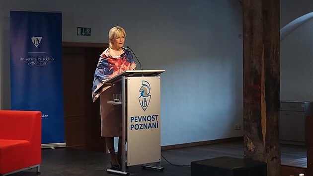 Prvn� d�ma Eva Pavlov� v r�mci n�v�t�vy Olomouck�ho kraje prezidentsk�m p�rem otev�ela v olomouck� Pevnosti pozn�n� nov� Centrum pro �e�en� konflikt� a mediaci p�i pr�vnick� fakult� Univerzity Palack�ho. (30. ��jna 2023)