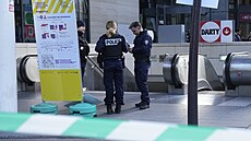 Francouzská policie post�elila �enu, která v p�ím�stském vlaku v Pa�í�i...