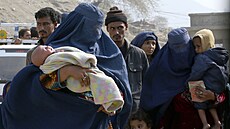 Mnozí odcházející Afghánci se v Pákistánu narodili a proili tam celý ivot....