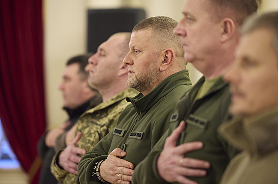 Vrchní velitel ukrajinských ozbrojených sil Valerij Zálunyj bhem slavnostního...