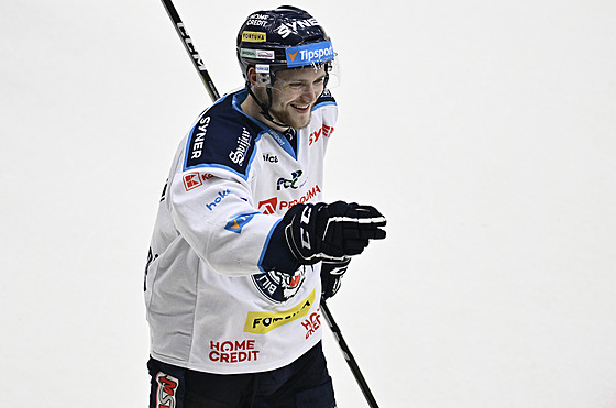 Martin Fa�ko-Rudá� se raduje ze své t�etí branky do sít� Litvínova.