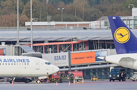 Policie na letišti v Hamburku zadržela 35letého muže, který tam od sobotního...