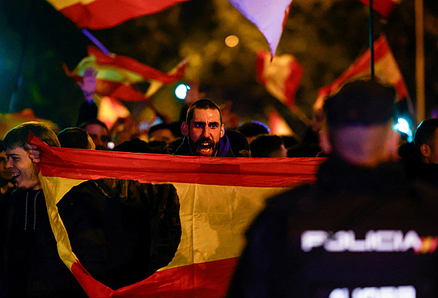 Španělsko jedná o důvěře pro premiéra, získat by ji mohl díky amnestii pro Katalánce