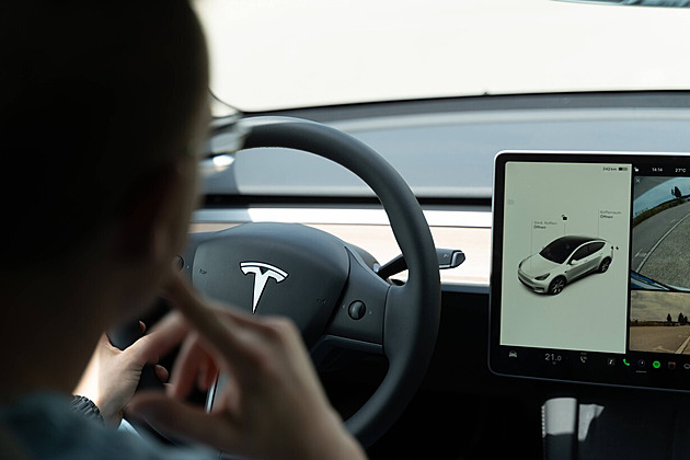 Automobilka Tesla podle Muska na začátku srpna představí robotaxi