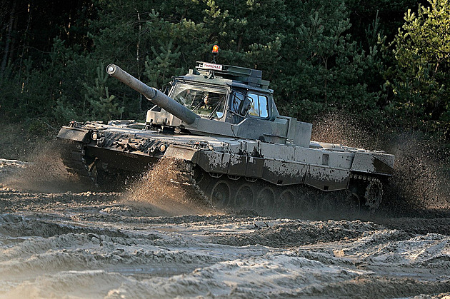 OBRAZEM: Speciální vozidla na platformě Leopardu 2. Měla by sloužit i v AČR
