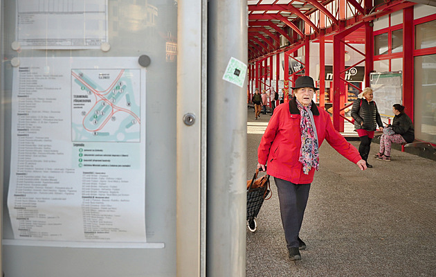 Cestující v Liberci zmátl přesun zastávek. Terminálu se vyhněte, radí opozice