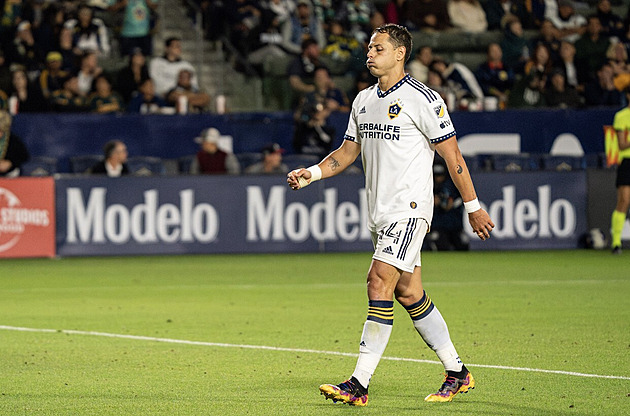 Chicharito končí v Los Angeles. Galaxy s ním po zranění neprodlouží smlouvu