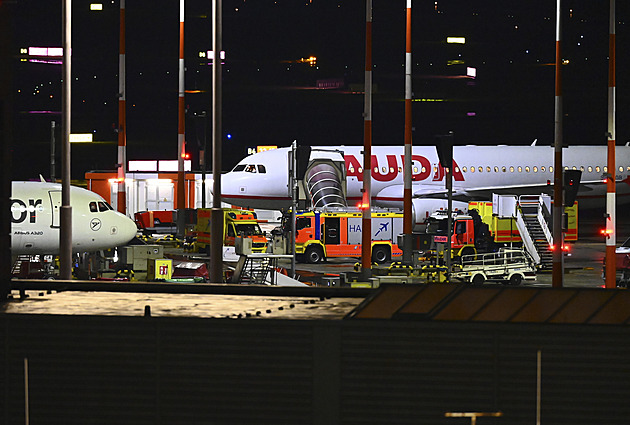 Na letiště v Hamburku vnikl ozbrojený muž, letiště je uzavřeno