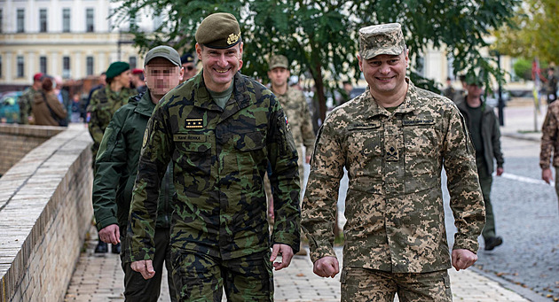 S pomocí i výcvikem dál počítejte, slíbil Řehka v Kyjevě šéfovi ukrajinské armády