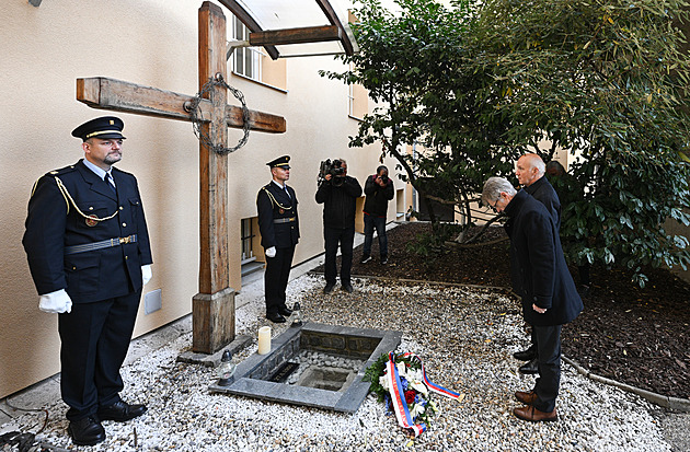 Popravy a tyranie. Osudy politických vězňů je třeba připomínat, znělo na Pankráci