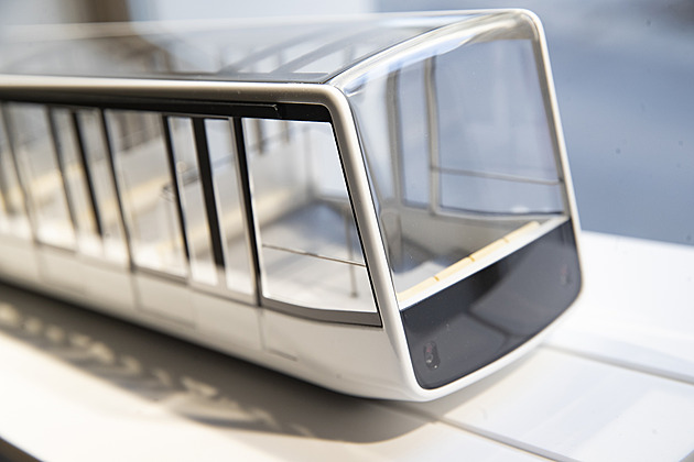 Žádná extravagance, nový design petřínské lanovky bude bavit roky, říká autorka