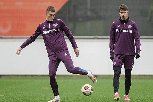 Hložkův gól poslal Leverkusen do pohárového osmifinále, Bayern končí