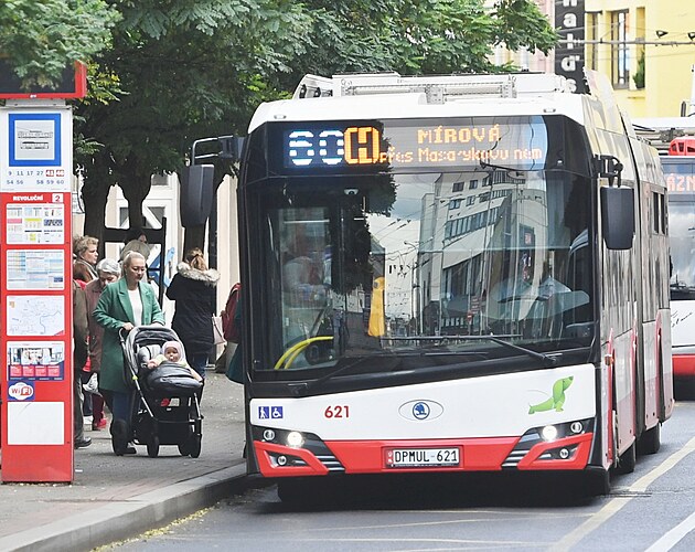 Autobus MHD v centru Ústí nad Labem