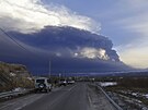 Na ruském poloostrov Kamatka vychrlila sopka Kljuevskaja sloup popela do...