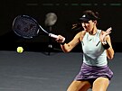 Americká tenistka Jessica Pegulaová hraje forhend na Turnaji mistry v mexickém...