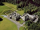 Hrad Balmoral ve skotském Aberdeenshire je sám o sob docela kapesní. Ostatn,...