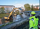 Ve Vset�n� za�alo bour�n� l�vky p�es �eku Be�vu. Na jej�m m�st� vznikne do dvou...