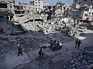 Uprchlický tábor Maghází v Pásmu Gazy po izraelském bombardování. (3. listopadu...