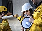 Aktivisté z Greenpeace protestují ped budovou ministerstva zemdlství proti...