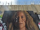 Portrét palestinské aktivistky Ahed Tamímíové na zdi v Betlém oddlující...