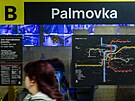 Nov vzhled informanch panel je k vidn ve stanici Palmovka (1. listopadu...