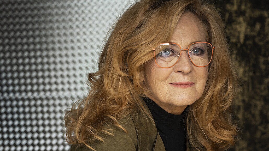 Simona Sta�ová