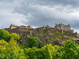 Jsou rekordní svou rozlohou a mohutností. Ale té� pohnutou historií,...