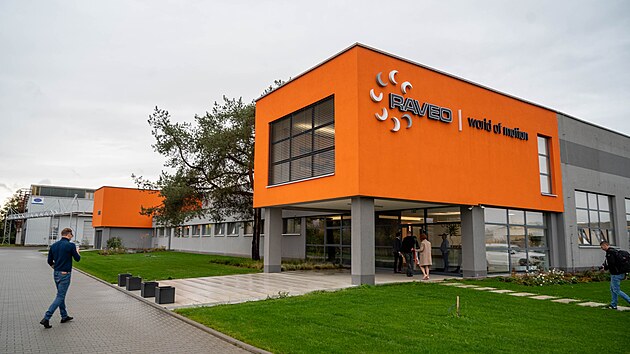 Spolenost Raveo otevela novou halu v Otrokovicch, kde sdl veden firmy, jsou tu sklady i vroba. (jen 2023)