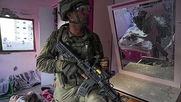 Izrael�t� voj�ci v P�smu Gazy (9. listopadu 2023)