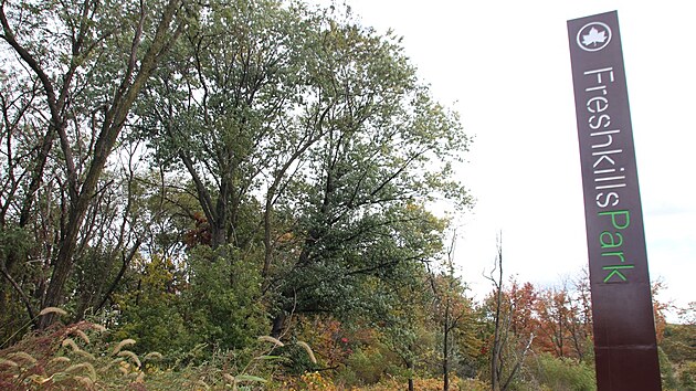 D��ve nejv�t�� skl�dka odpadu na sv�t�, Freshkills se st�v� parkem v New Yorku. O�ek�v� se, �e Freshkills Park bude t�m�� t�ikr�t v�t�� ne� Central Park. (21. ��jna 2023)