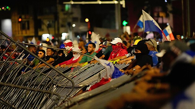 Rozshl protesty proti prodlouen tby mdi si v Panam. (1. listopadu 2023)