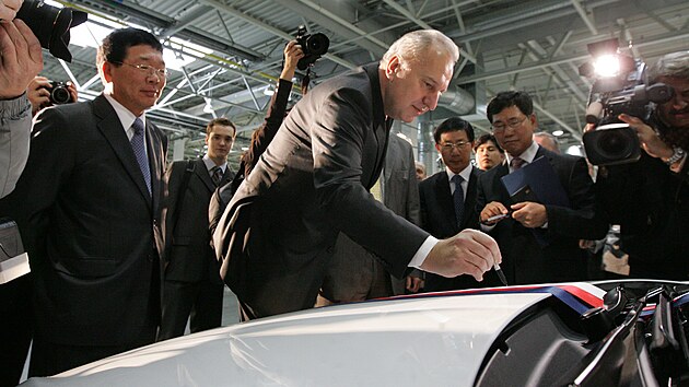 Zahjen sriov vroby automobil Hyundai v Noovicch na Frdecko-Mstecku. (12. listopadu 2008)