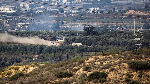 Izraelský tank manévruje v Gaze. (6. listopadu 2023)